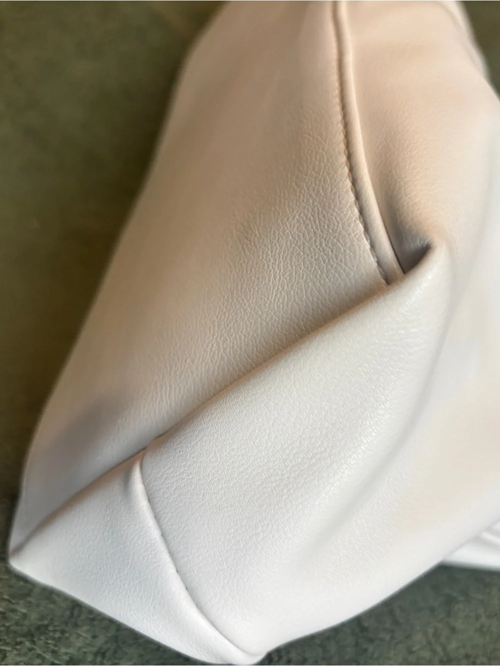Price Drop** BCBG winter white PU leather convertible clutch handbag pristine